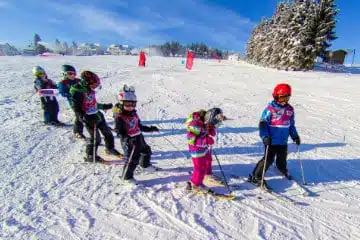 group pictures kids skiing
